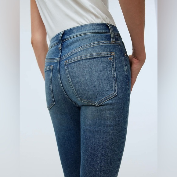 Madewell 29T *Tall* Kick-Out Crop Mid Rise Oneida Wash $138 - Picture 5 of 11